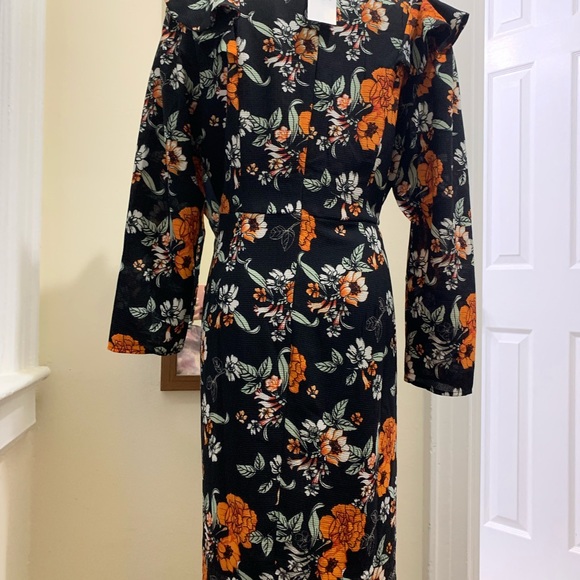 Dress - Picture 5 of 7